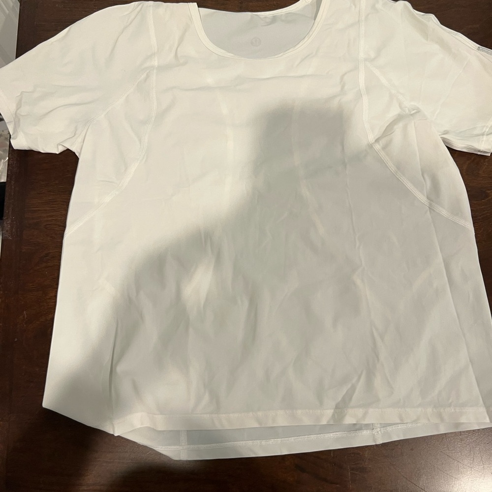 Lulu lemon- SUPER CUTE light and airy workout top